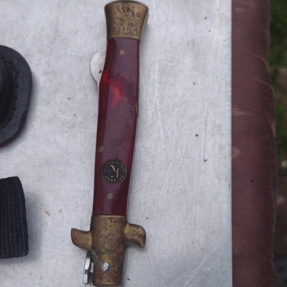Red and Gold Men's Knife with Sheaths - Picture 3 of 5